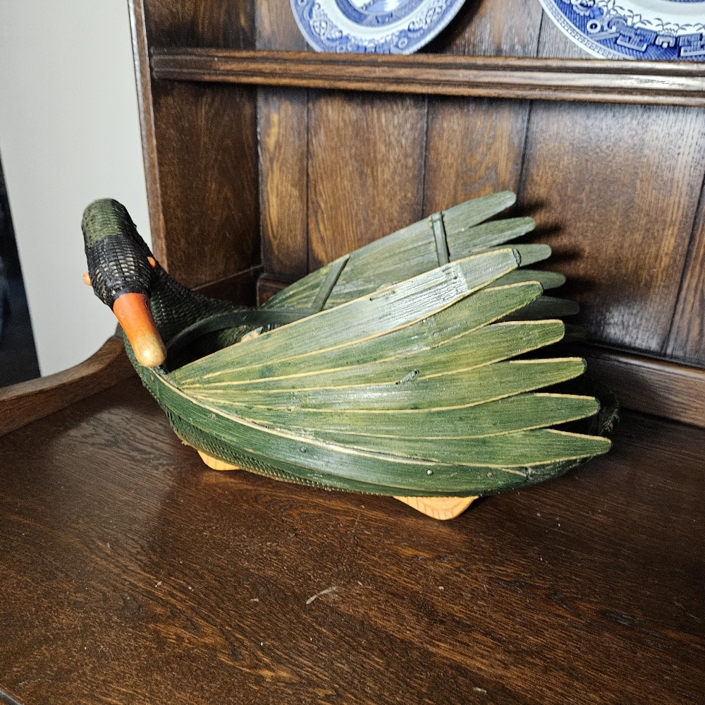 Vintage Canadian Duck Green and Orange Shaped Basket . - Picture 2 of 12
